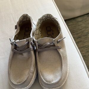 Hey Dude ladies Light Gray Slip-On Shoes size 7  worn. Twice just not for me